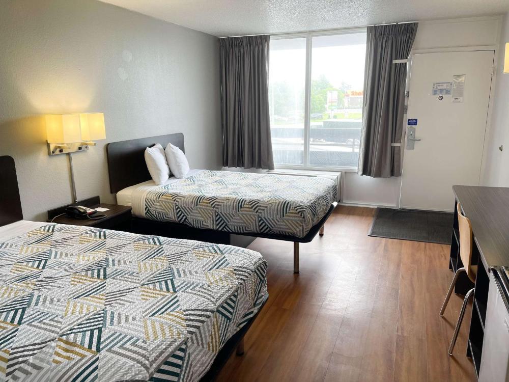 Quadruple Room - Non-Smoking interior